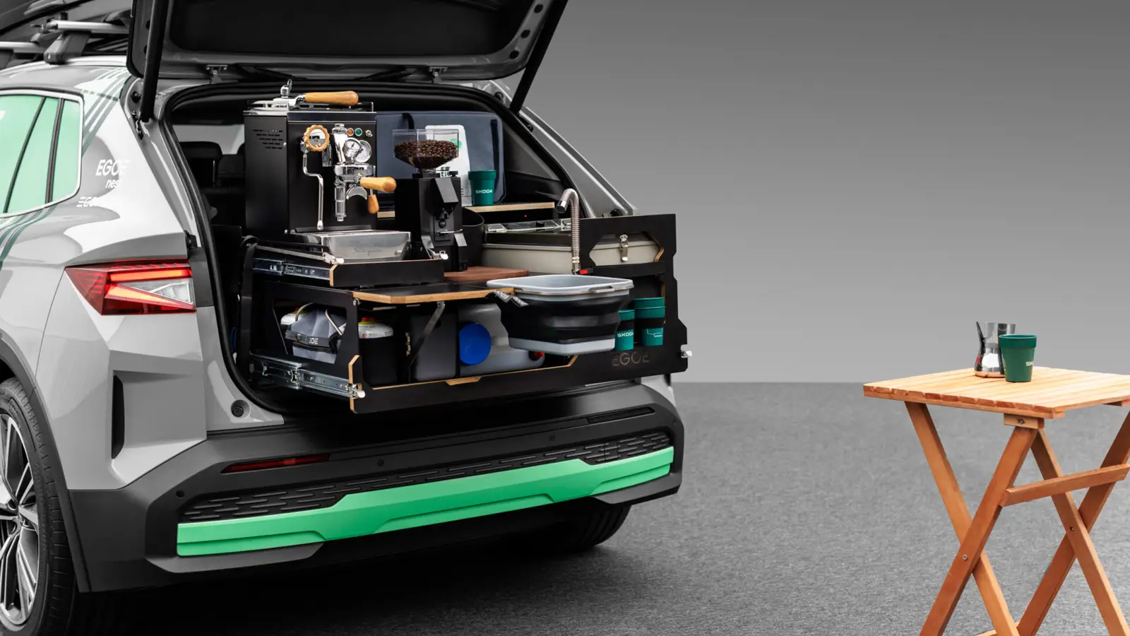 Coffee on electric wheels: Elroq and Enyaq serving coffee