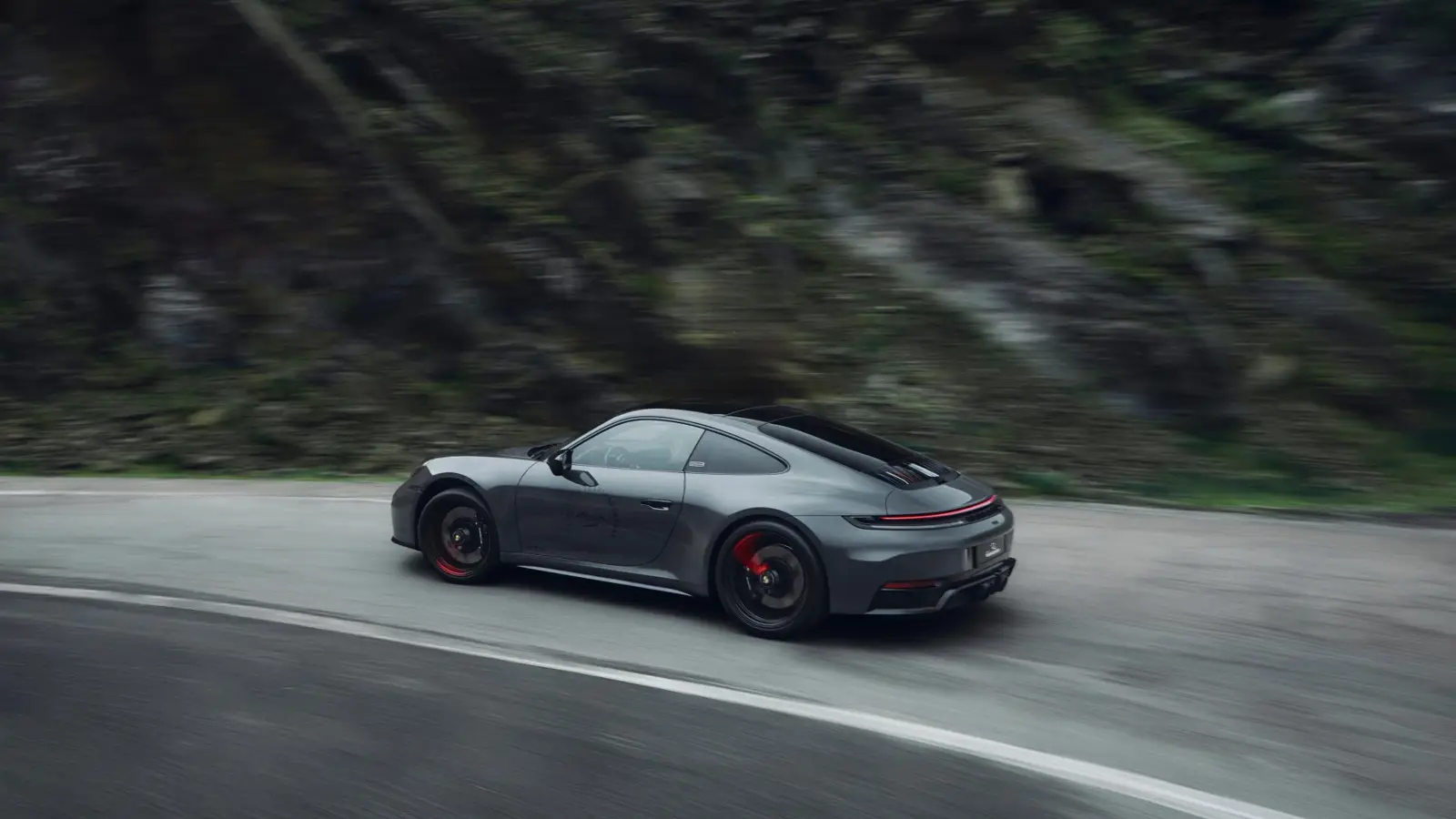 Porsche 911 Carrera 4 GTS “Tribute to Transfăgărășan“,