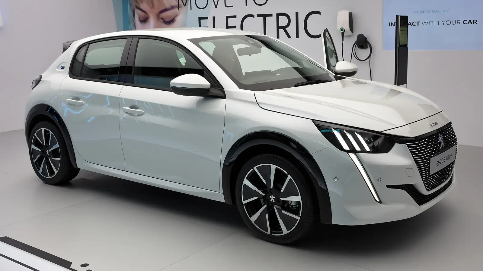 Peugeot e-208