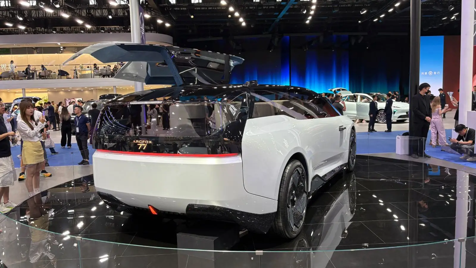BAIC Arcfox 77