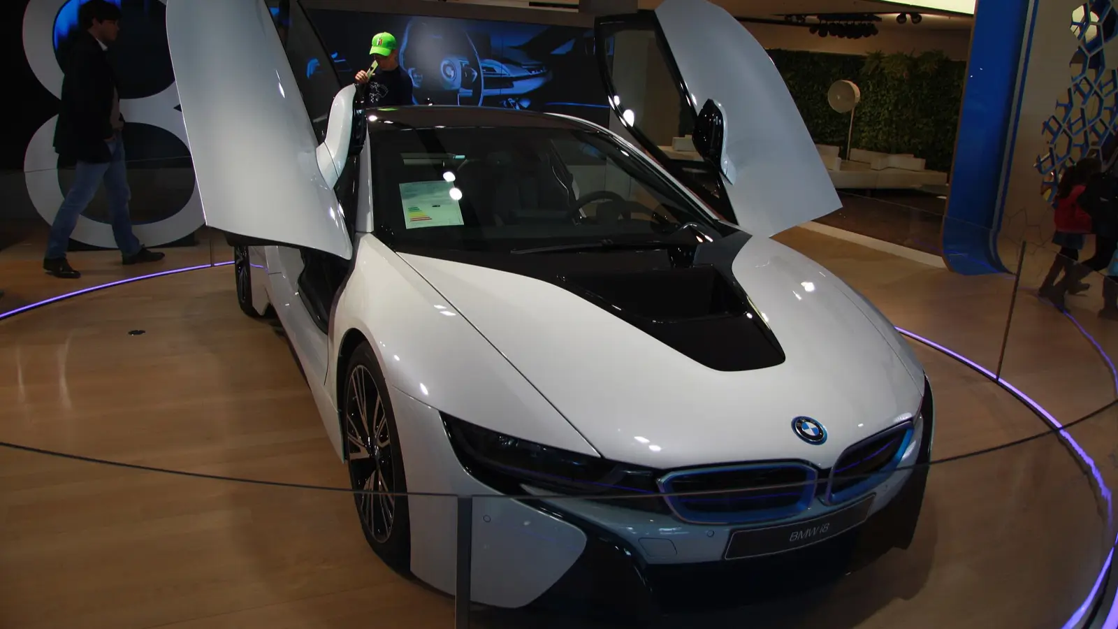 BMW i8