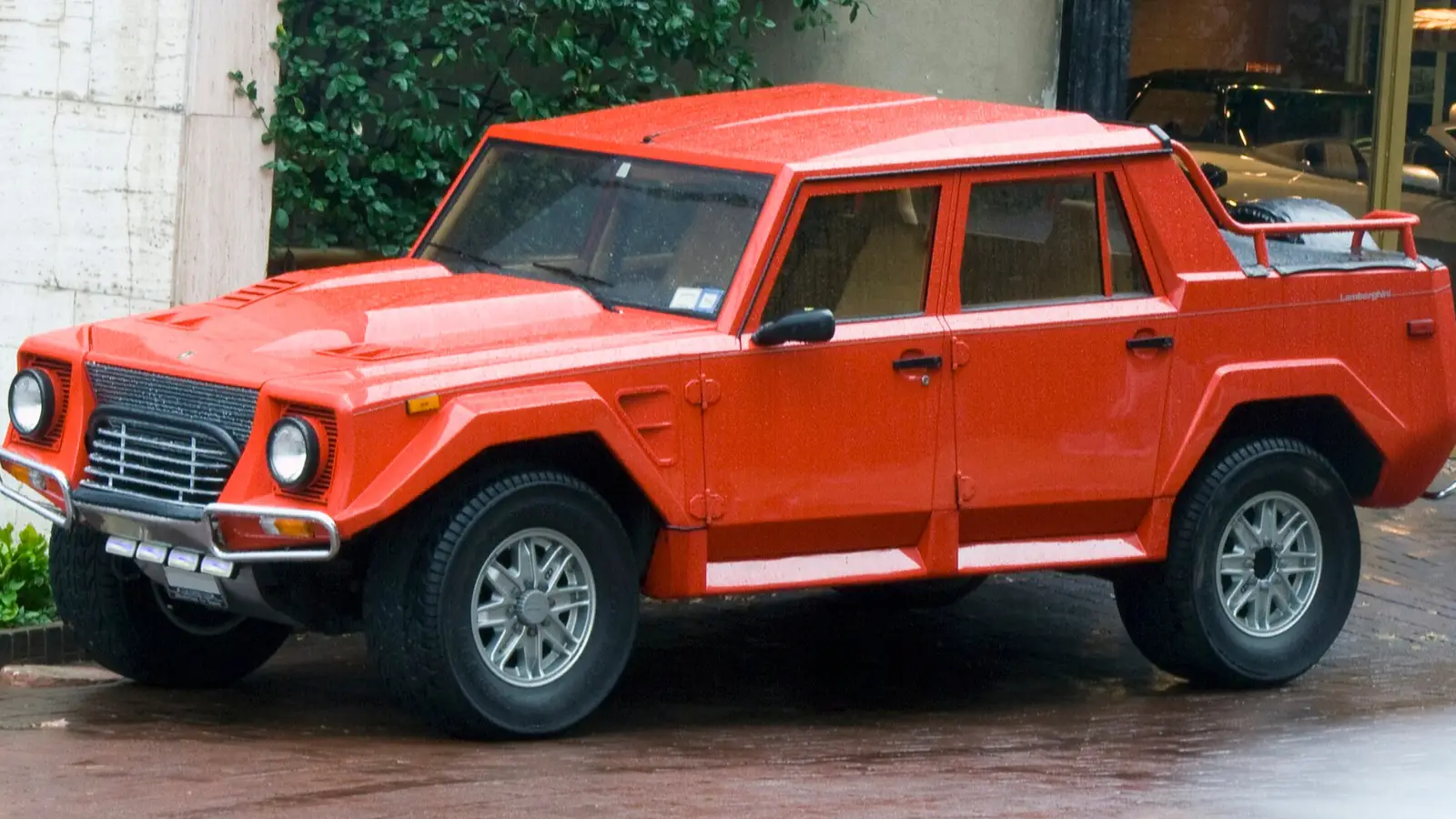 Lamborghini LM002
