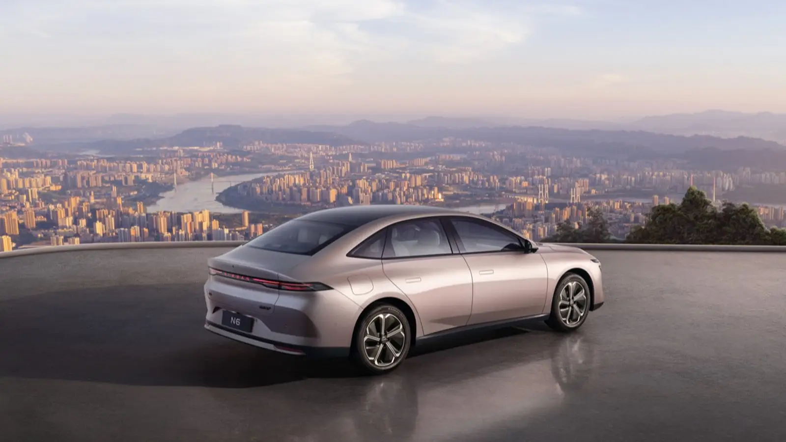 Nissan N6 PHEV sedan