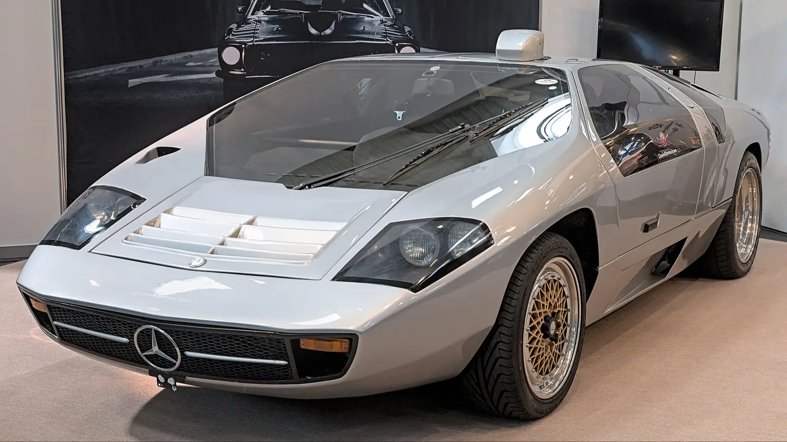 Isdera Imperator 108i