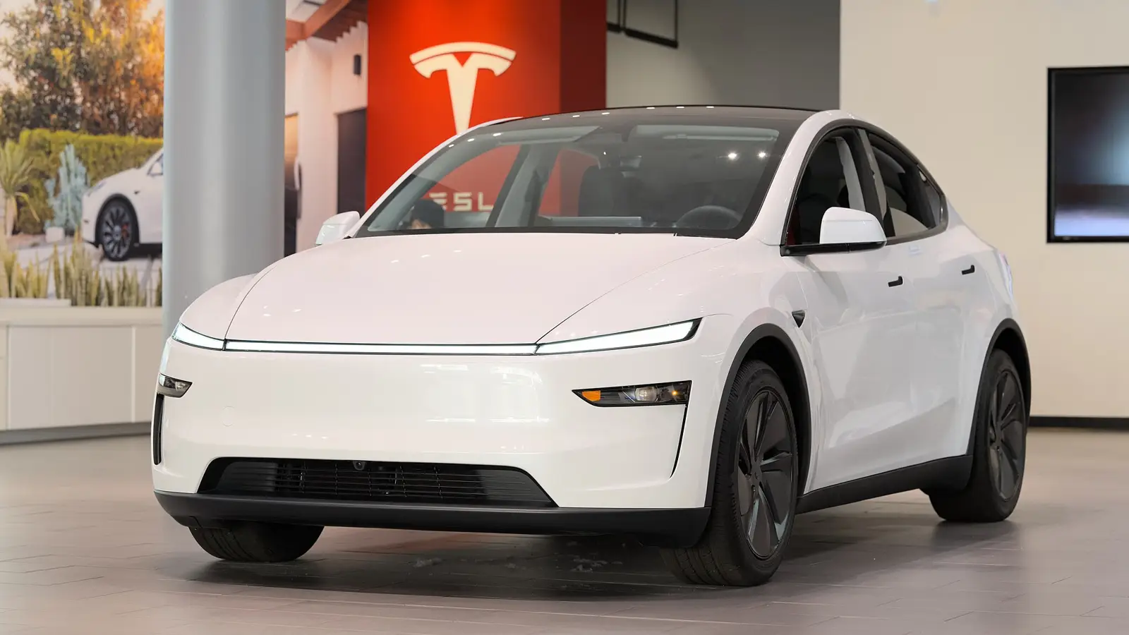 Tesla Model Y (2025)