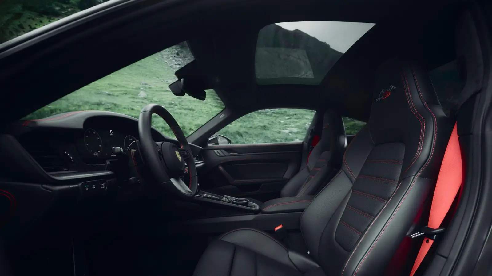 Porsche 911 Carrera 4 GTS “Tribute to Transfăgărășan“,