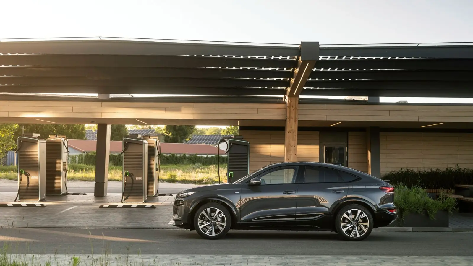 Audi Q6 SUV e-tron