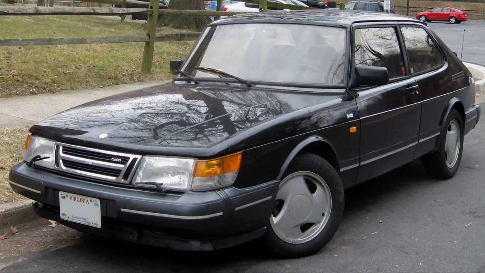 Saab 900