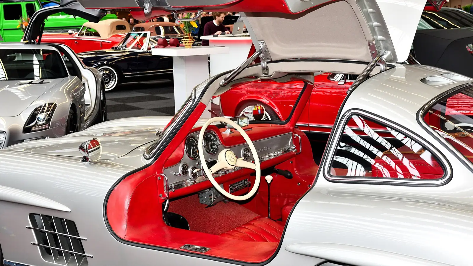 Gullwing doors