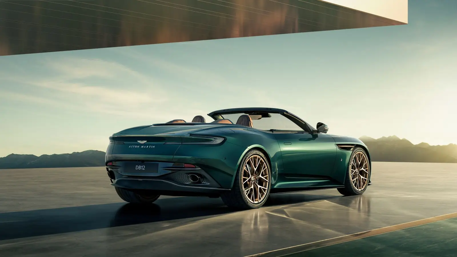 Aston Martin DB12 Volante