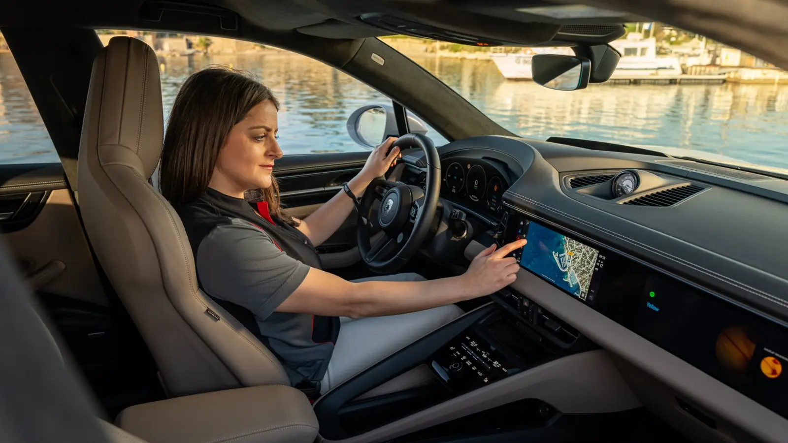 Porsche Macan EV