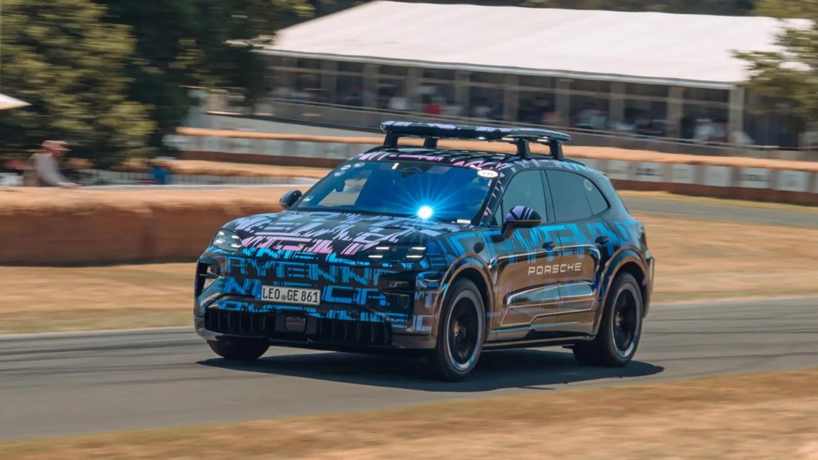 Prototype Porsche Cayenne Electric