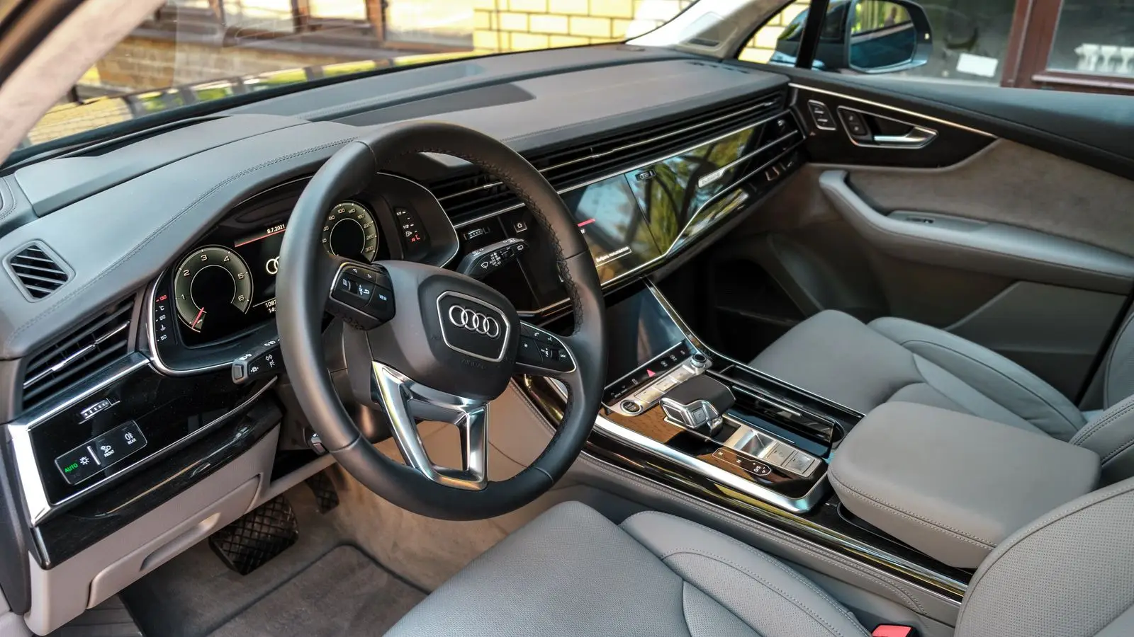Why Carmakers Are Ditching Touchscreens for Physical Controls
