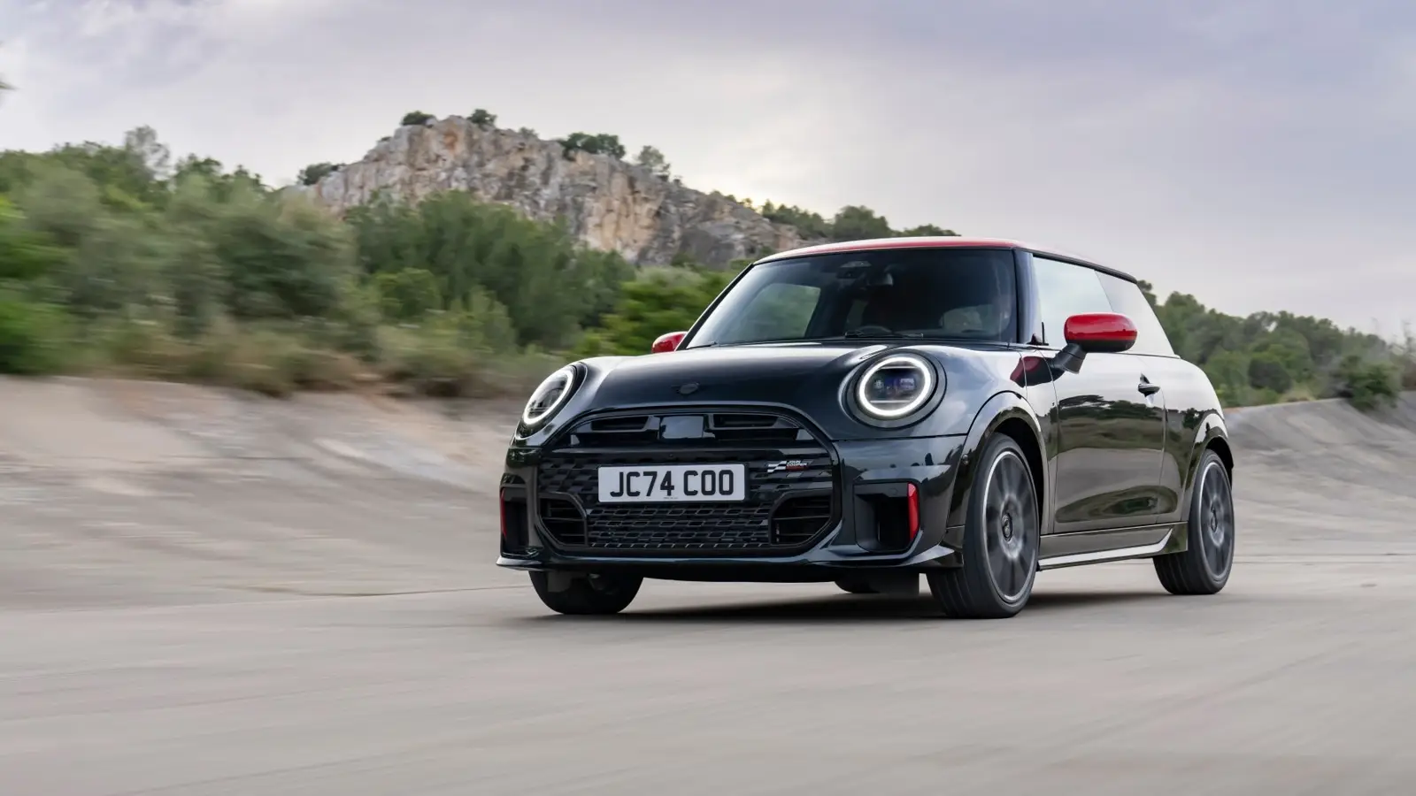 Electric MINI John Cooper Works Debuts with Powerful Performance