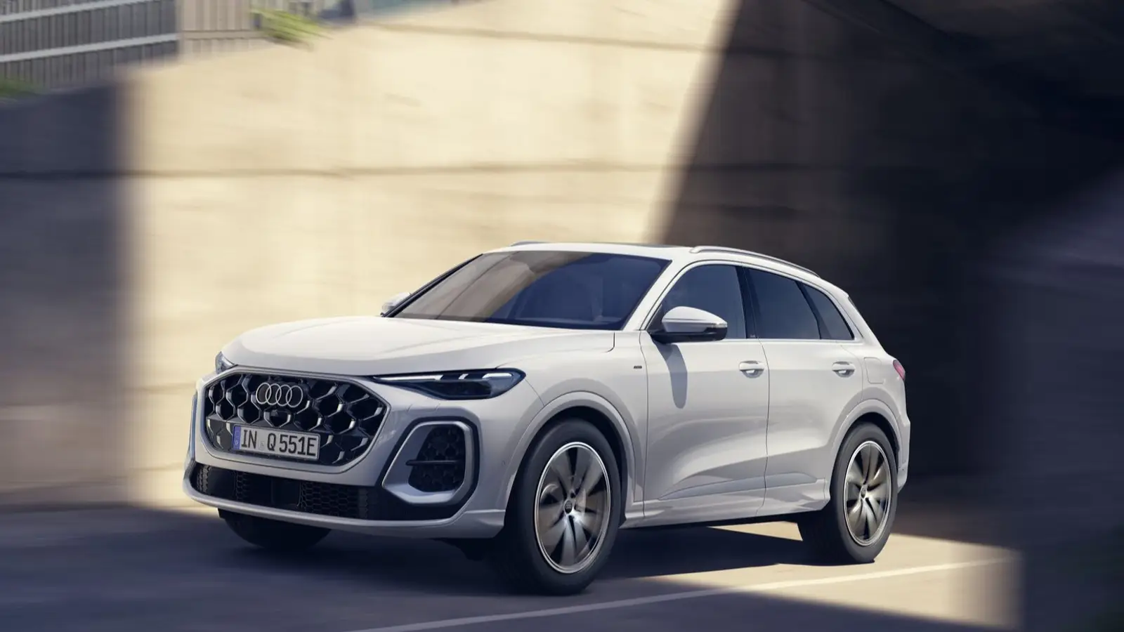 Audi Q5 e-hybrid debuts with 100 km electric range, 270 kW power