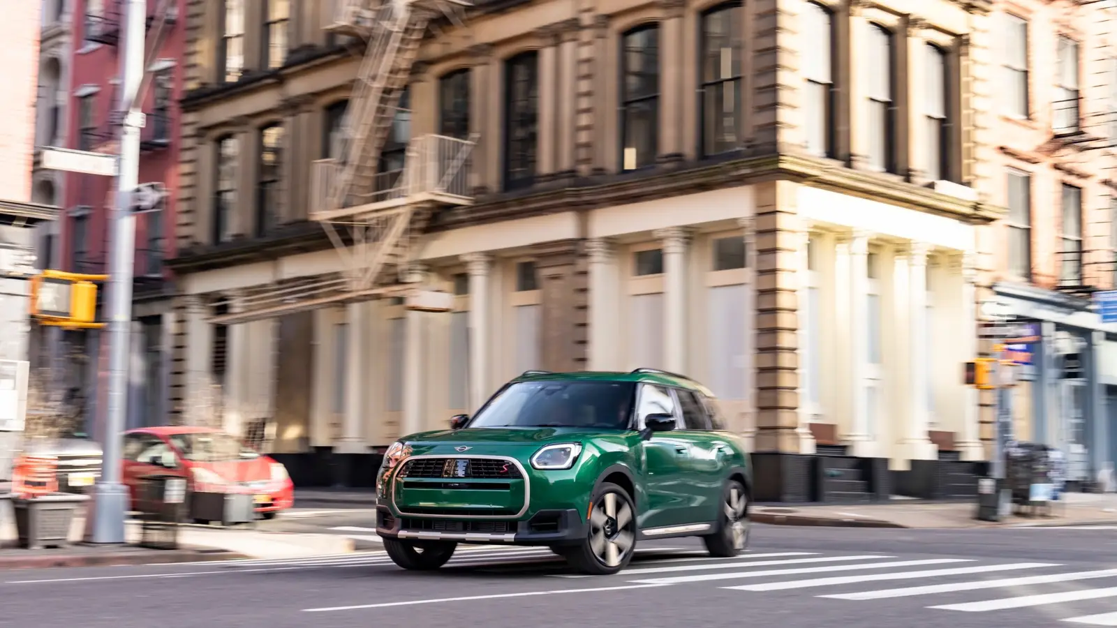 MINI Countryman S ALL4: Dynamic Performance and Versatility
