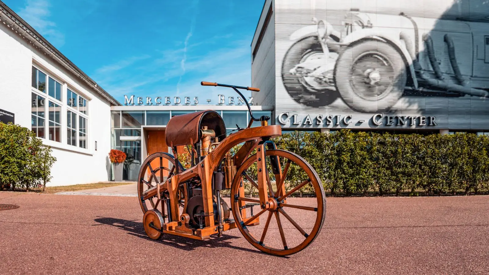 Daimler riding carriage: 140 years since first motorcycle