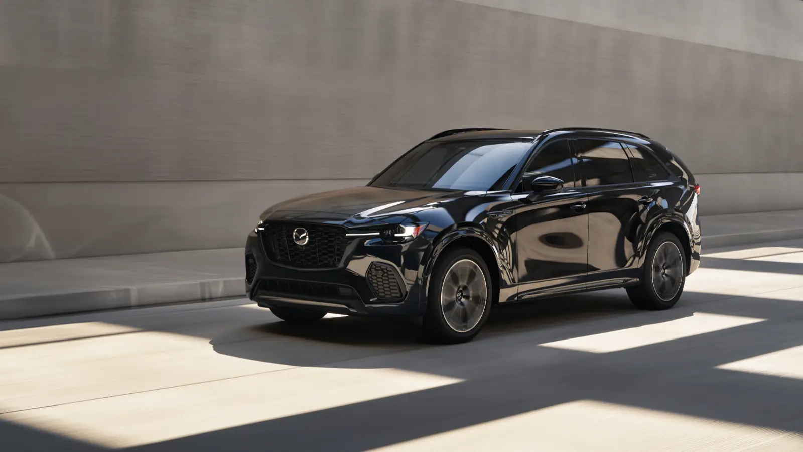 2026 Mazda CX-70 blends style, hybrid power, and rich tech