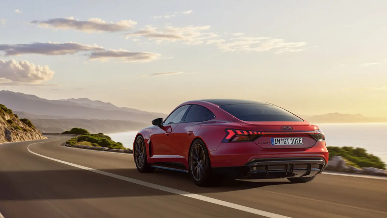 Audi e-tron GT quattro enters premium EV market with 622 km range
