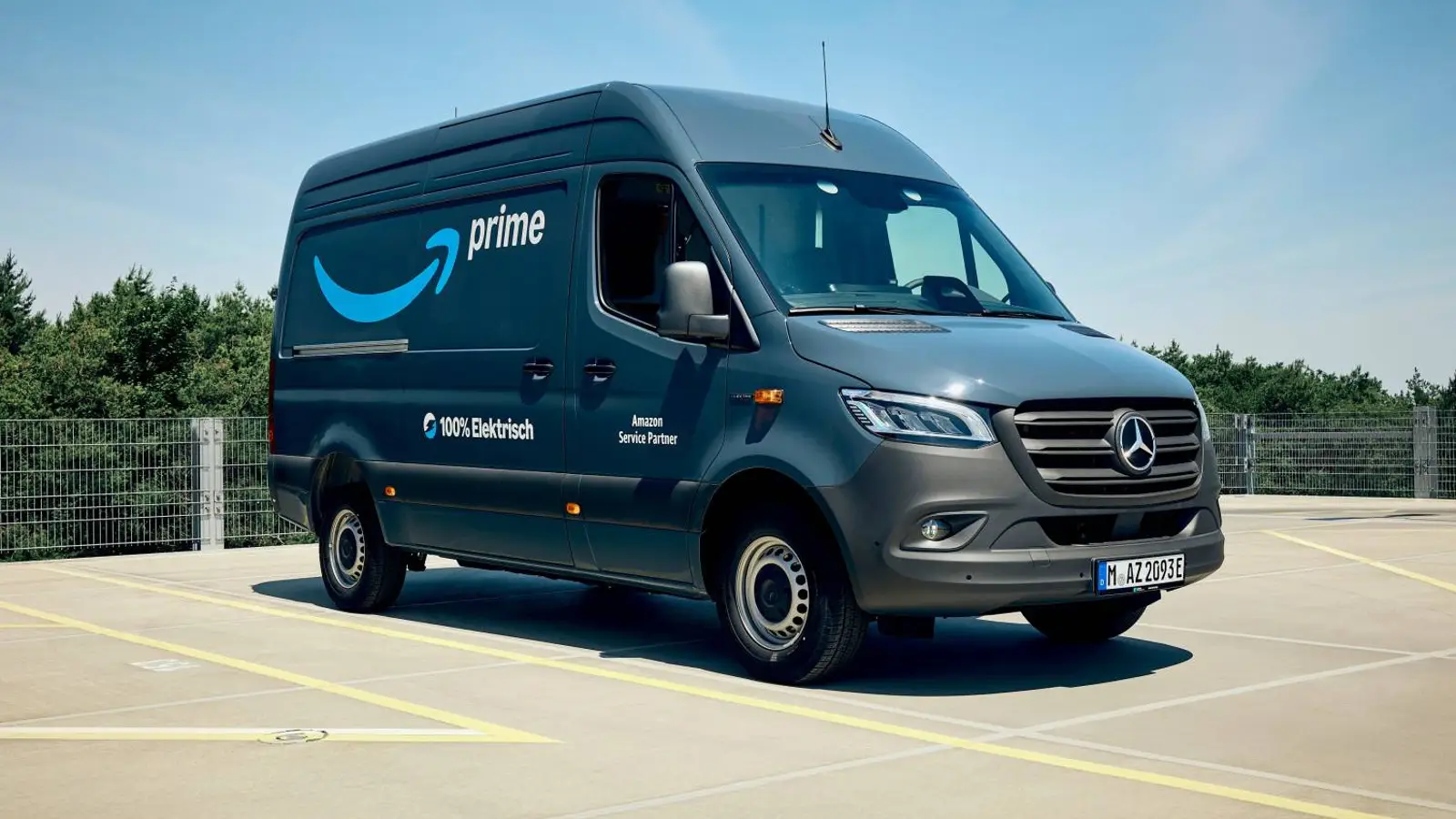 Mercedes-Benz delivers 5,000 electric vans to Amazon partners