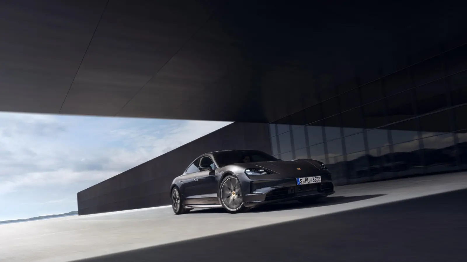 Porsche expands Black Edition trend with new Taycan and Cayenne