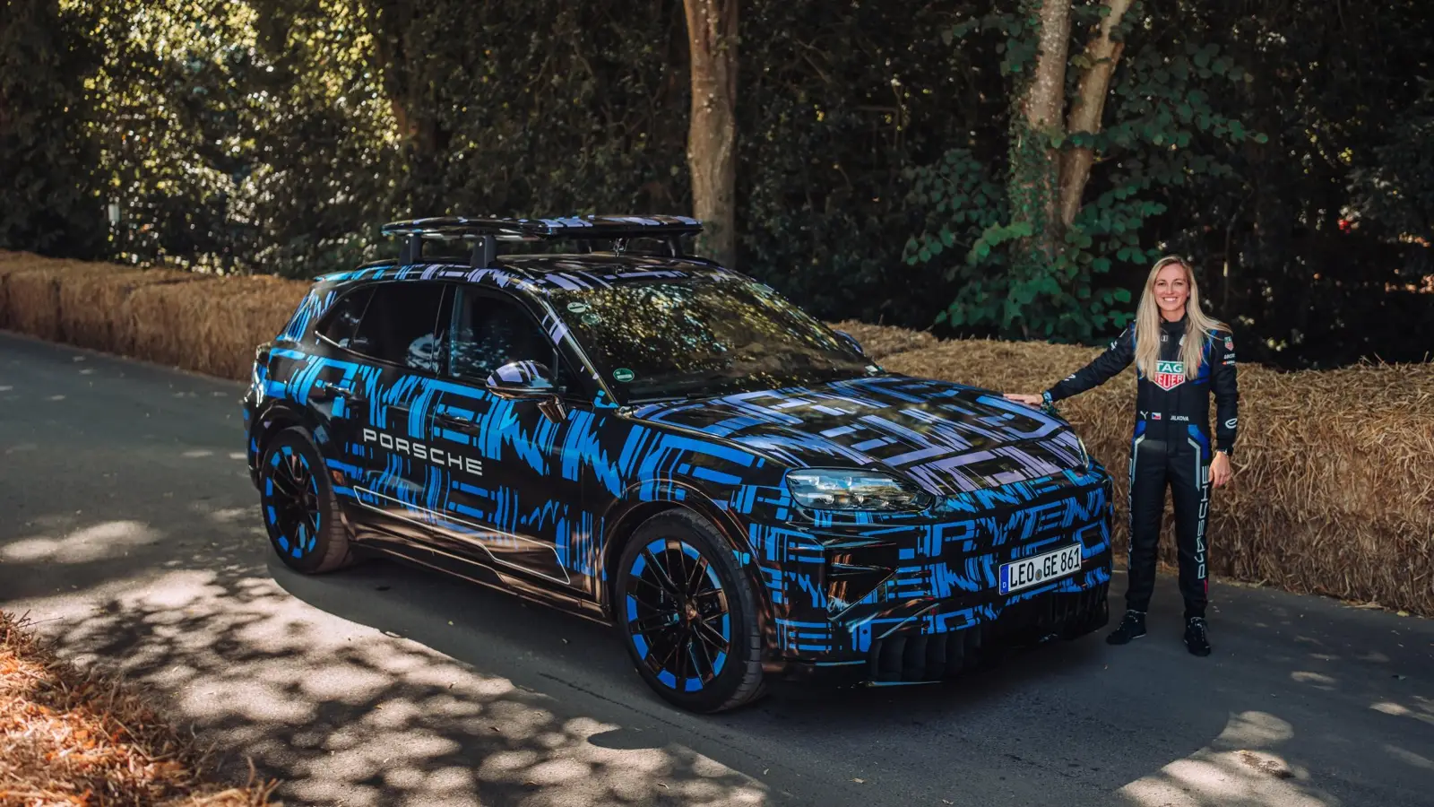 Porsche Cayenne Electric debuts dynamic power at Goodwood