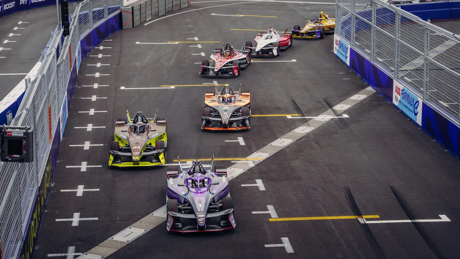 Porsche sets qualifying record, eyes victory in Shanghai E-Prix