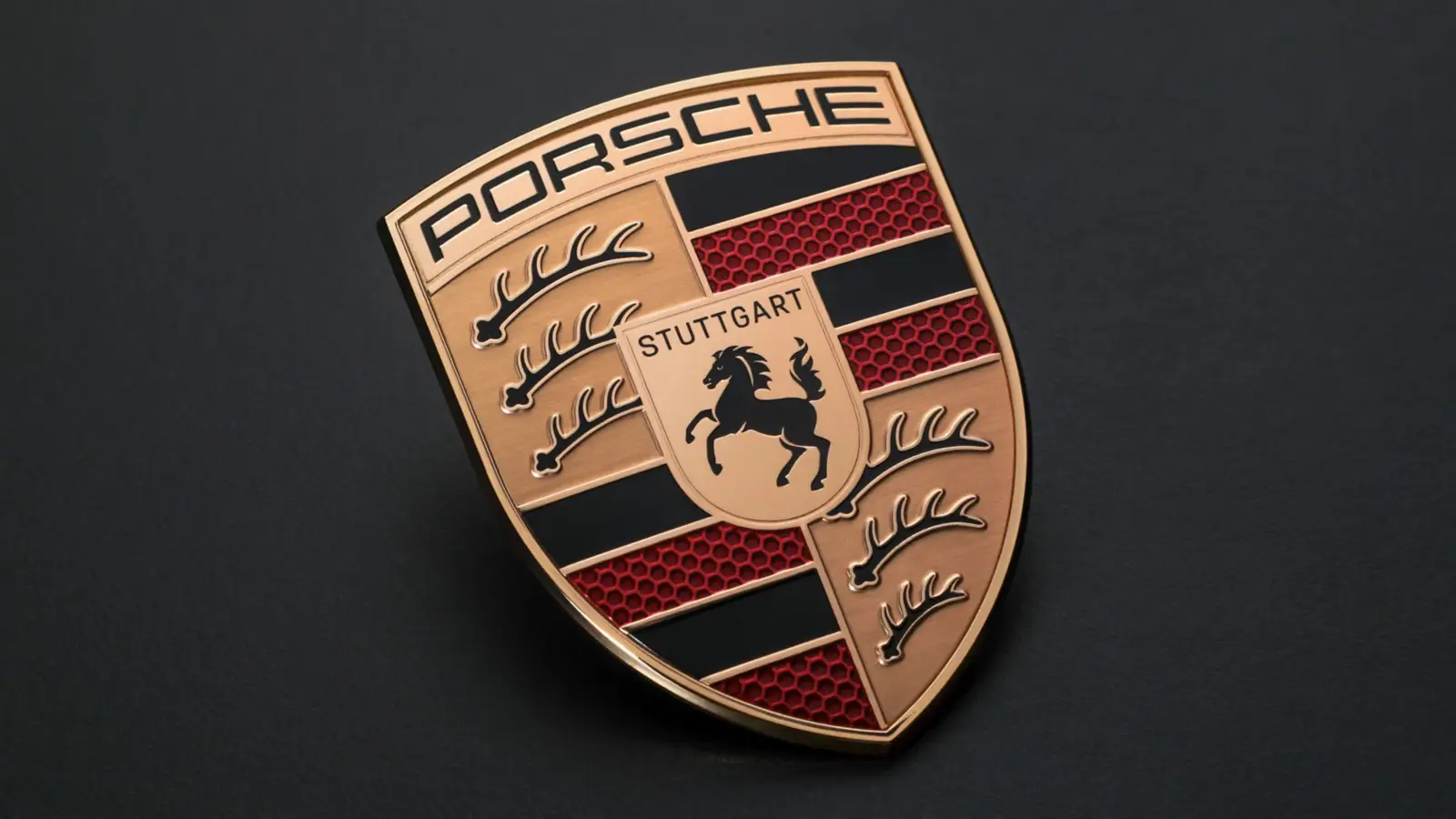 Patrick Dempsey unveils Porsche's new top 911 model