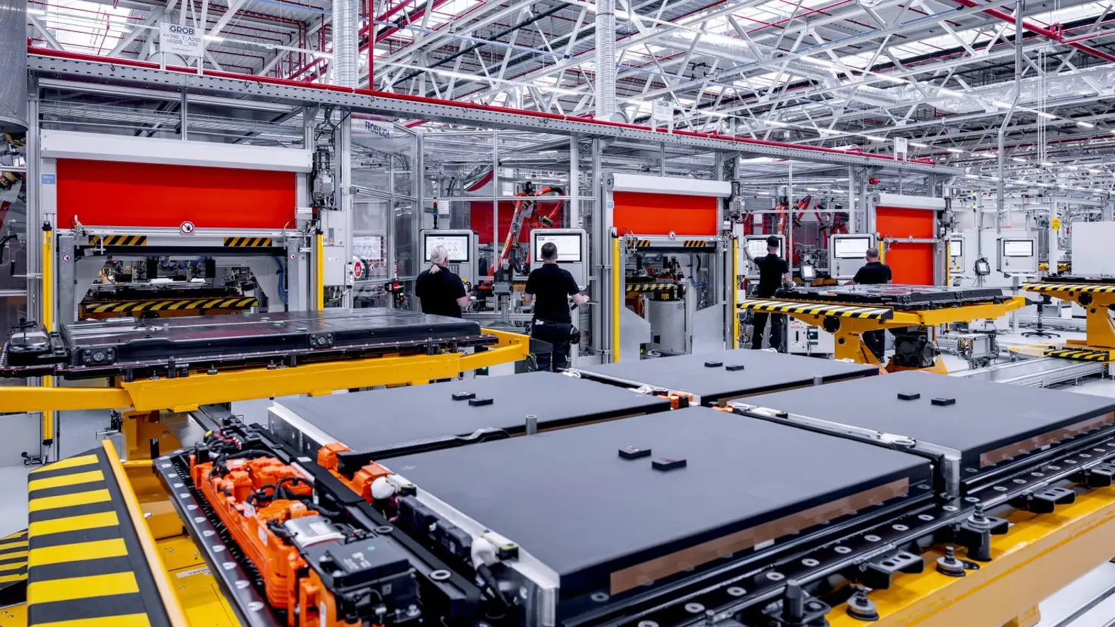Mercedes CLA Batteries from Kamenz, BMW Launches Gen6 Cells