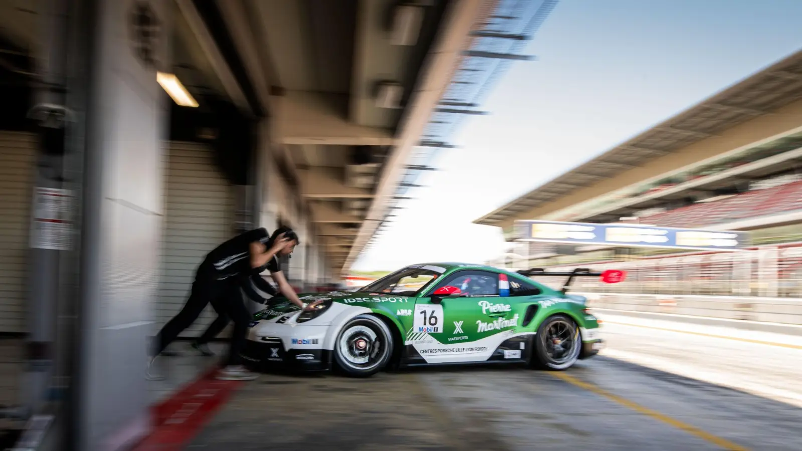 Porsche Supercup 2025 season kicks off with rising talents