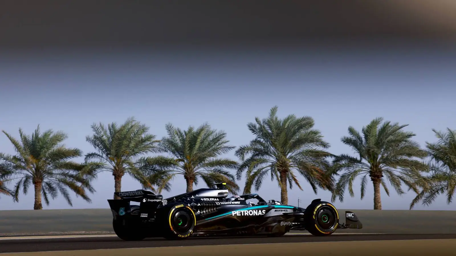 Mercedes Eyes Bahrain Podium After Strong Qualifying in Heat