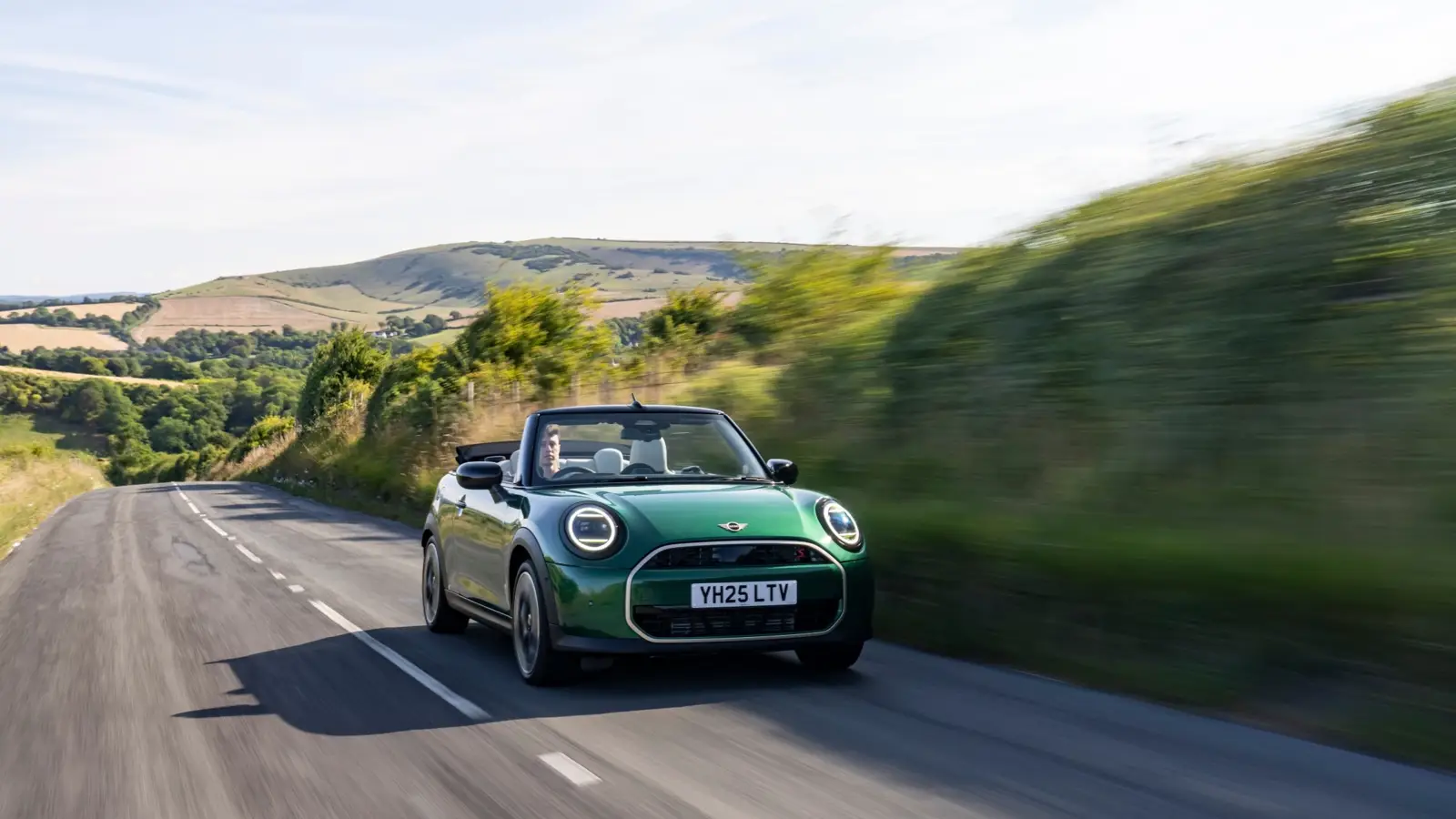 MINI Cooper Convertible S in South England: open-air drive