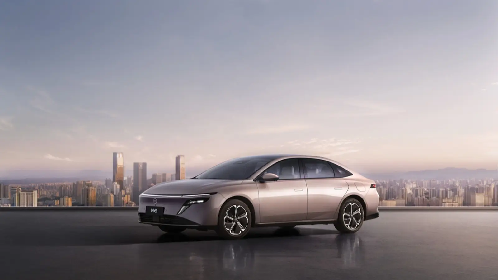 Dongfeng Nissan unveils N6 PHEV and new Teana in China