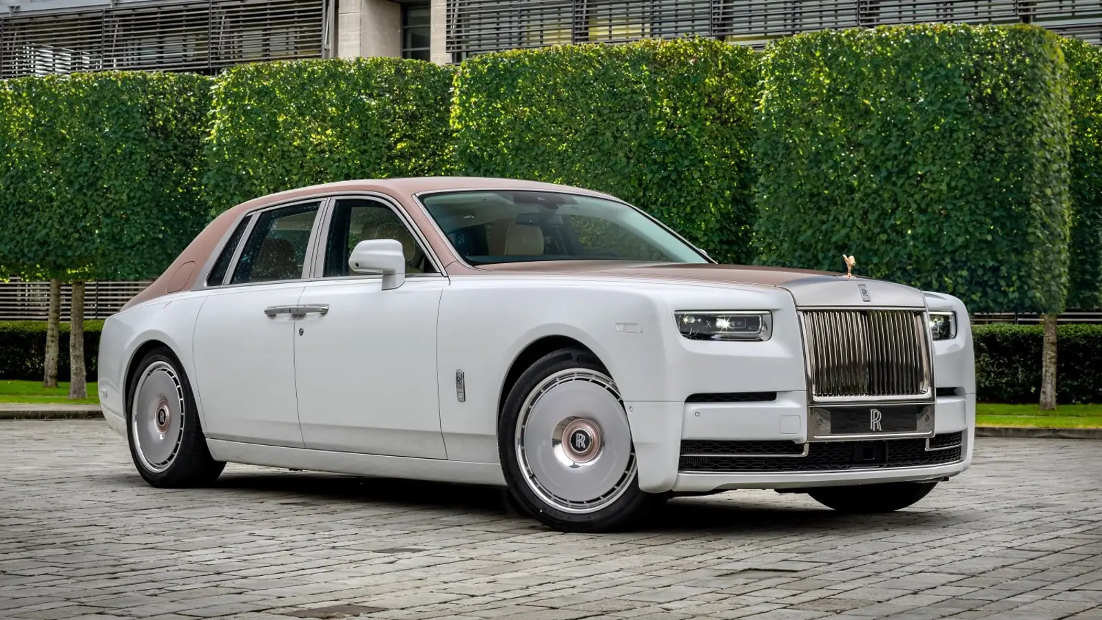 Rolls-Royce Phantom Dentelle: One-of-One Couture-Inspired Masterpiece