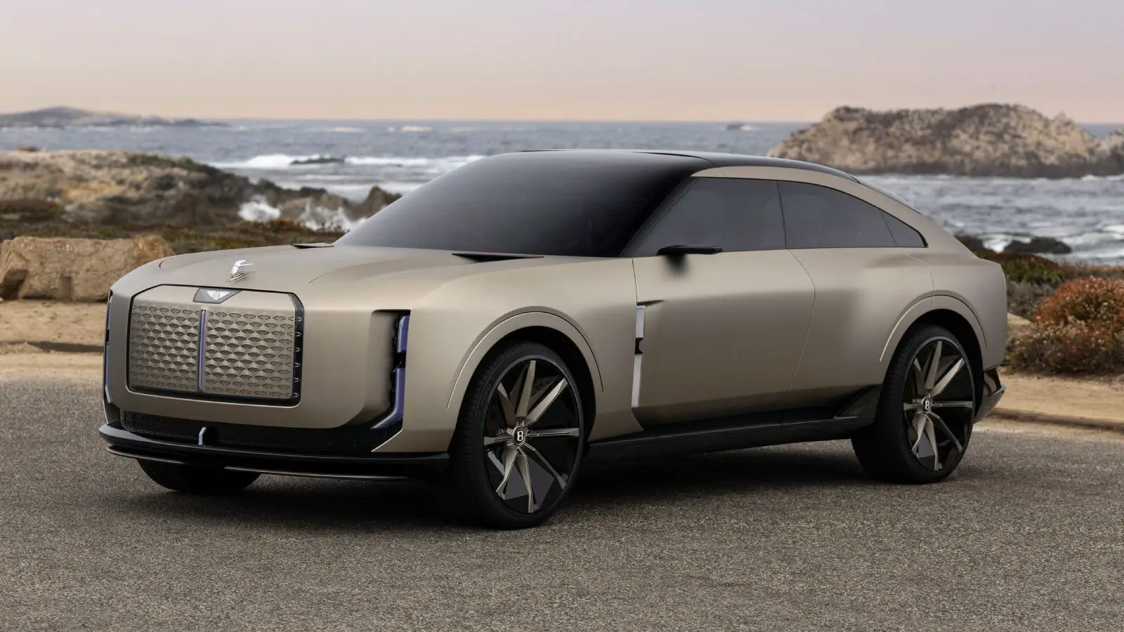 Bentley EXP 15 debuts at Monterey with future design vision