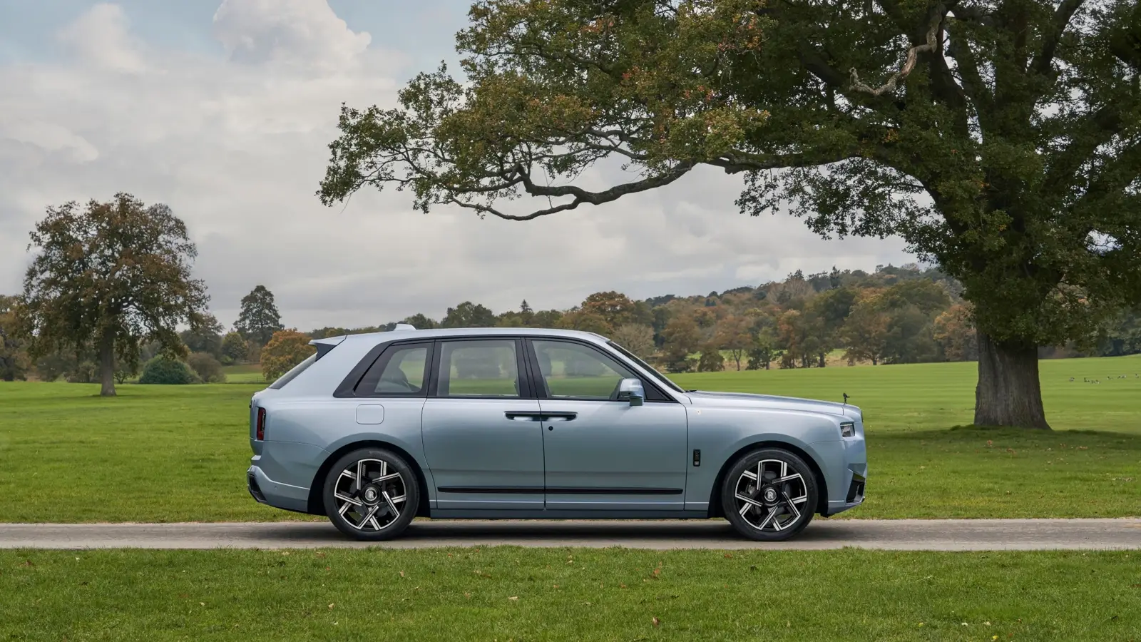 Rolls-Royce unveils Black Badge Cullinan Daisy inspired by nature