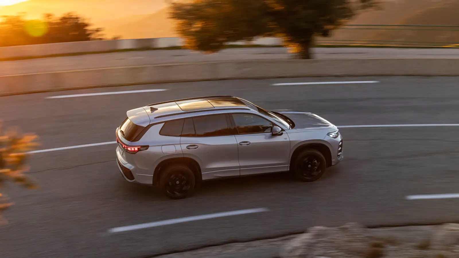 Volkswagen Tayron 2025: Versatile SUV with Diesel and Hybrid Options