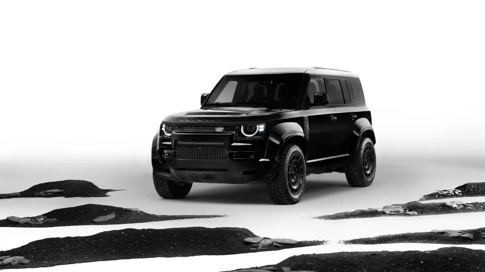 Defender OCTA Black: Tough Luxury 4x4 With 635HP V8